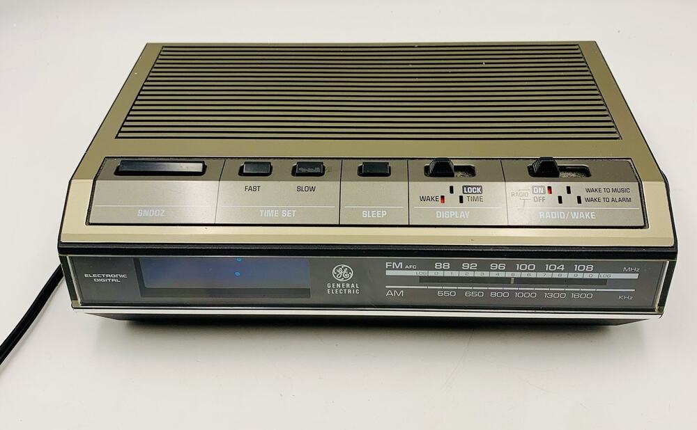 GE Digital Alarm Clock Radio Model 7-4642B General Electric Tested Working